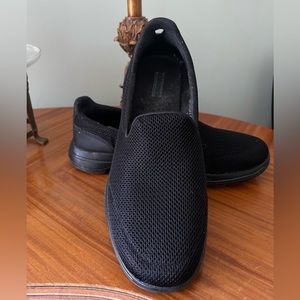 Skechers Go Walk Shoes slip ons 10 W